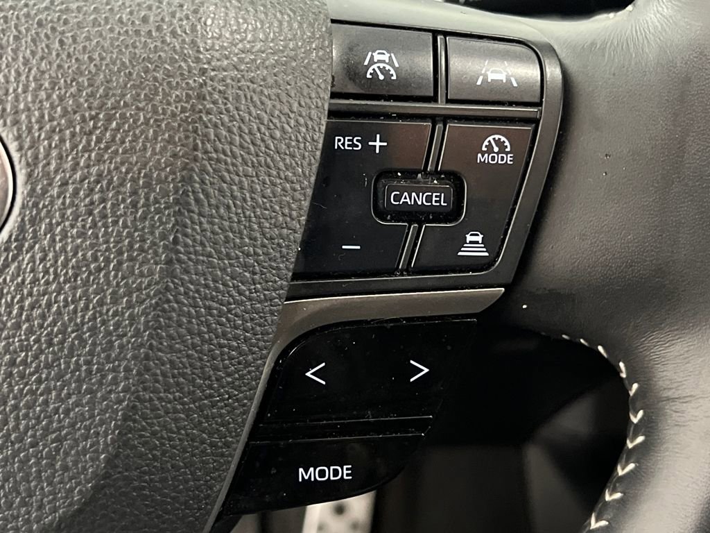 Used 2025 Toyota Camry SE image 40