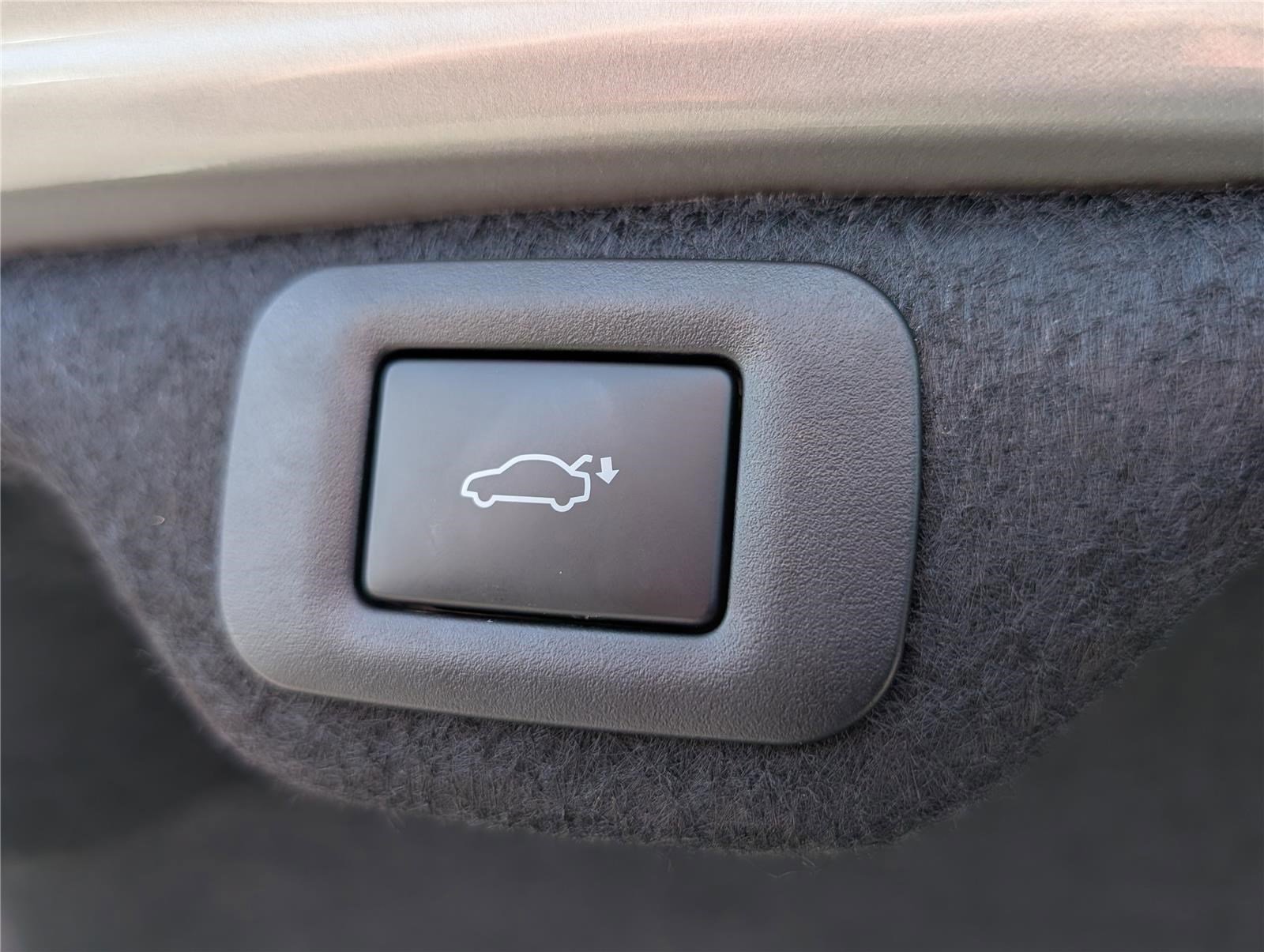 Certified 2025 Lexus ES 300h w/ Premium Package image 14