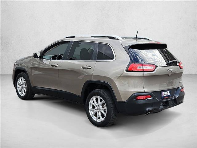 Used 2018 Jeep Cherokee Latitude Plus w/ Comfort/Convenience Group FWD image 8