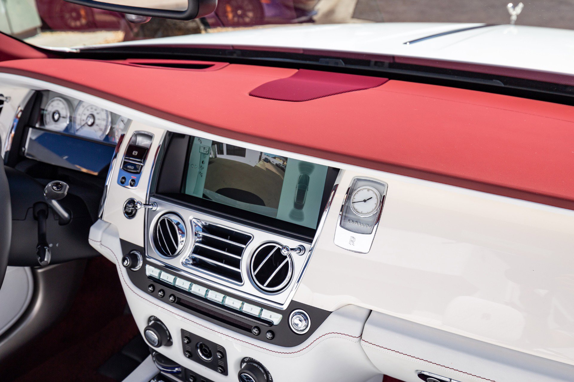 Used 2017 Rolls-Royce Dawn image 44