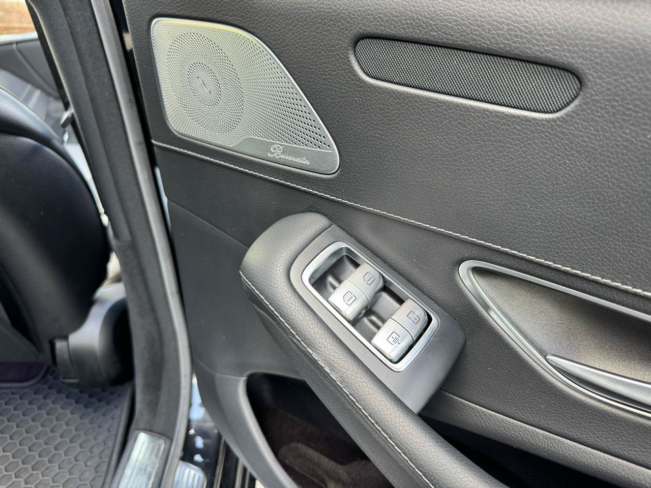 Used 2014 Mercedes-Benz S 550 Sedan image 31