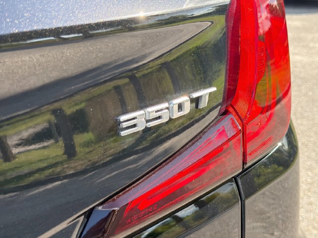 Used 2024 Cadillac XT4 Premium Luxury FWD image 11