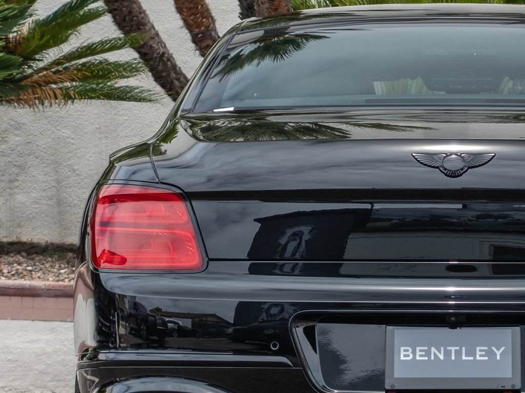 Used 2024 Bentley Flying Spur V8 AWD/4WD image 38