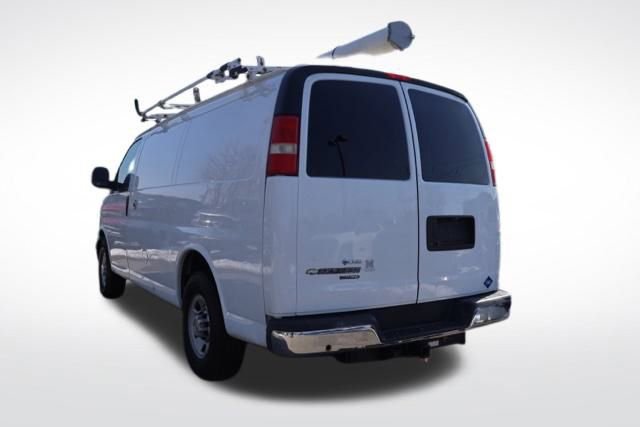 Used 2014 Chevrolet Express 2500 w/ Cold Climate Package image 10