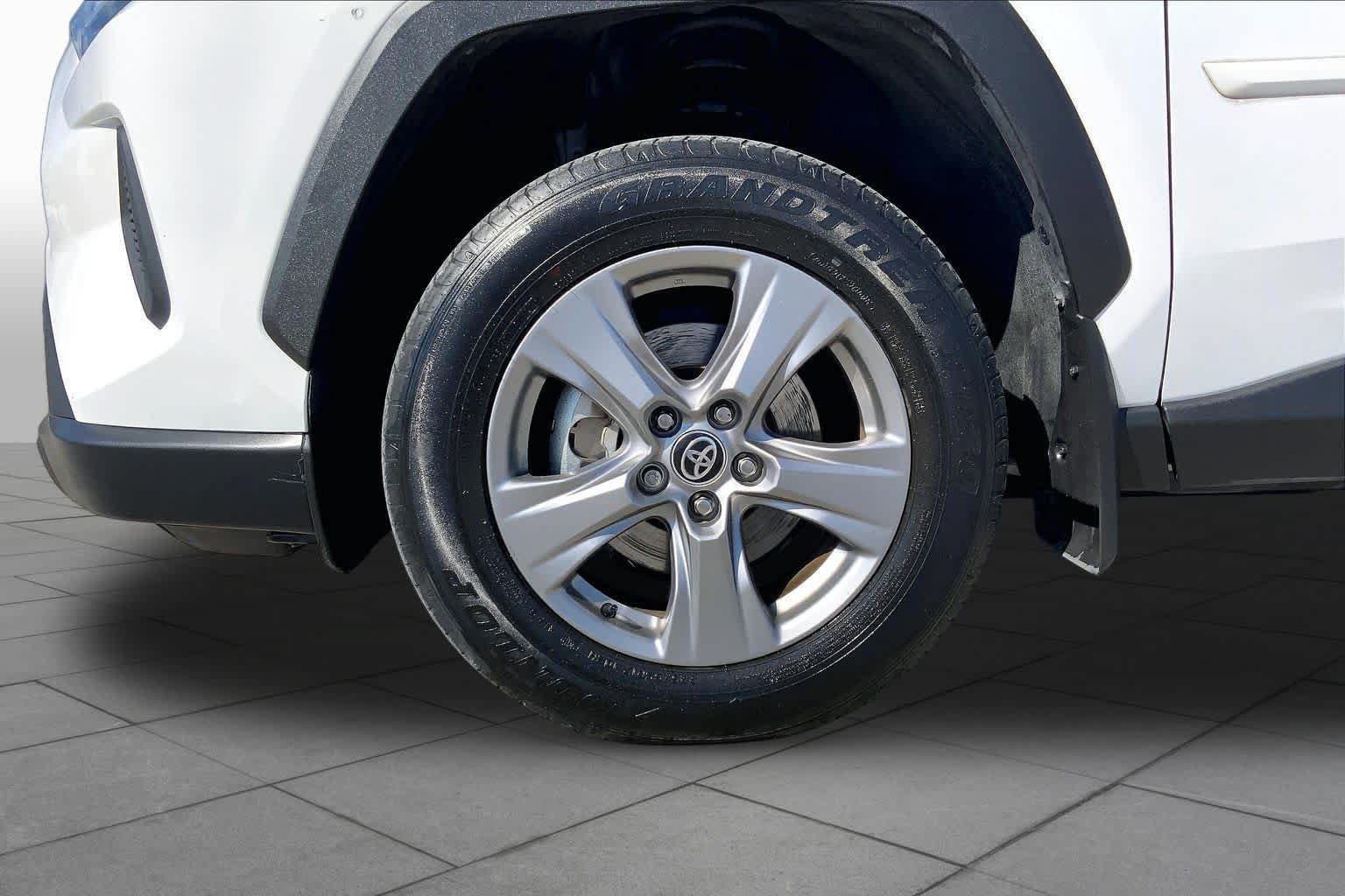 Used 2024 Toyota RAV4 XLE w/ Convenience Package FWD image 10