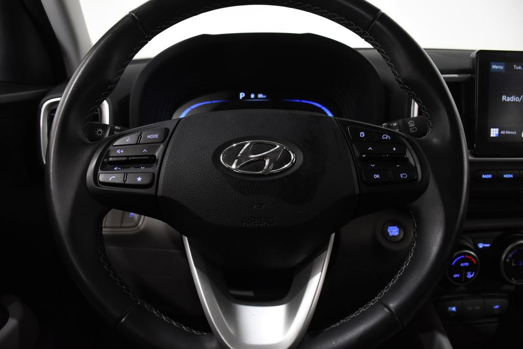 Certified 2025 Hyundai Venue SEL FWD image 19