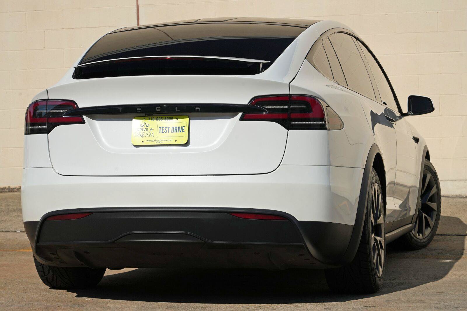 Used 2024 Tesla Model X AWD/4WD image 4