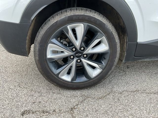 Used 2022 Chevrolet Bolt EUV LT w/ Convenience Package image 8