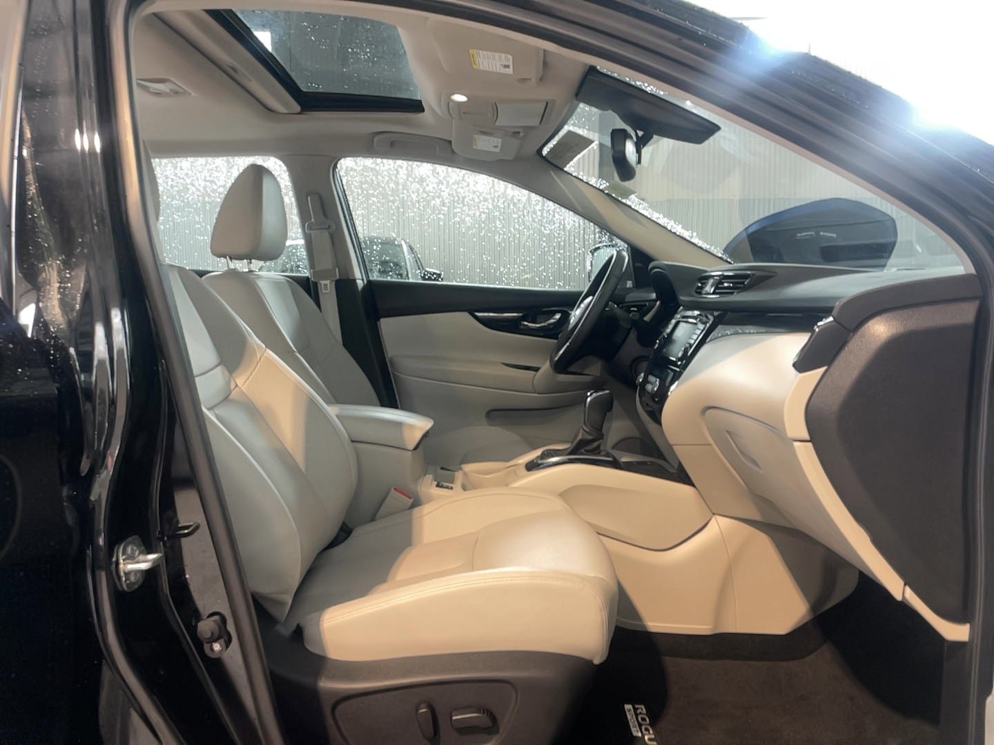 Certified 2022 Nissan Rogue Sport SL w/ Premium Package AWD/4WD image 16