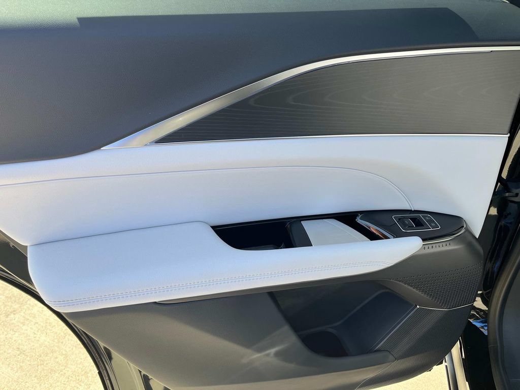 New 2026 Cadillac Lyriq Sport AWD/4WD image 17