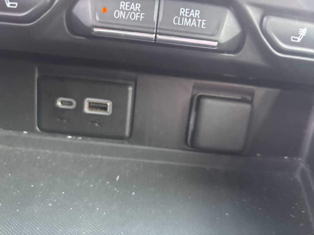 Used 2022 Chevrolet Suburban Z71 image 31