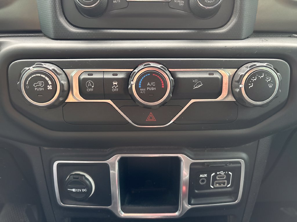 Used 2018 Jeep Wrangler Unlimited Sport AWD/4WD image 19