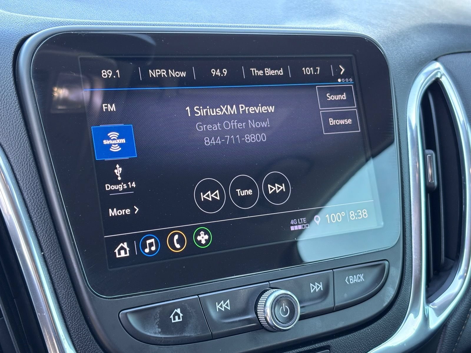 Used 2020 Chevrolet Equinox Premier FWD image 28