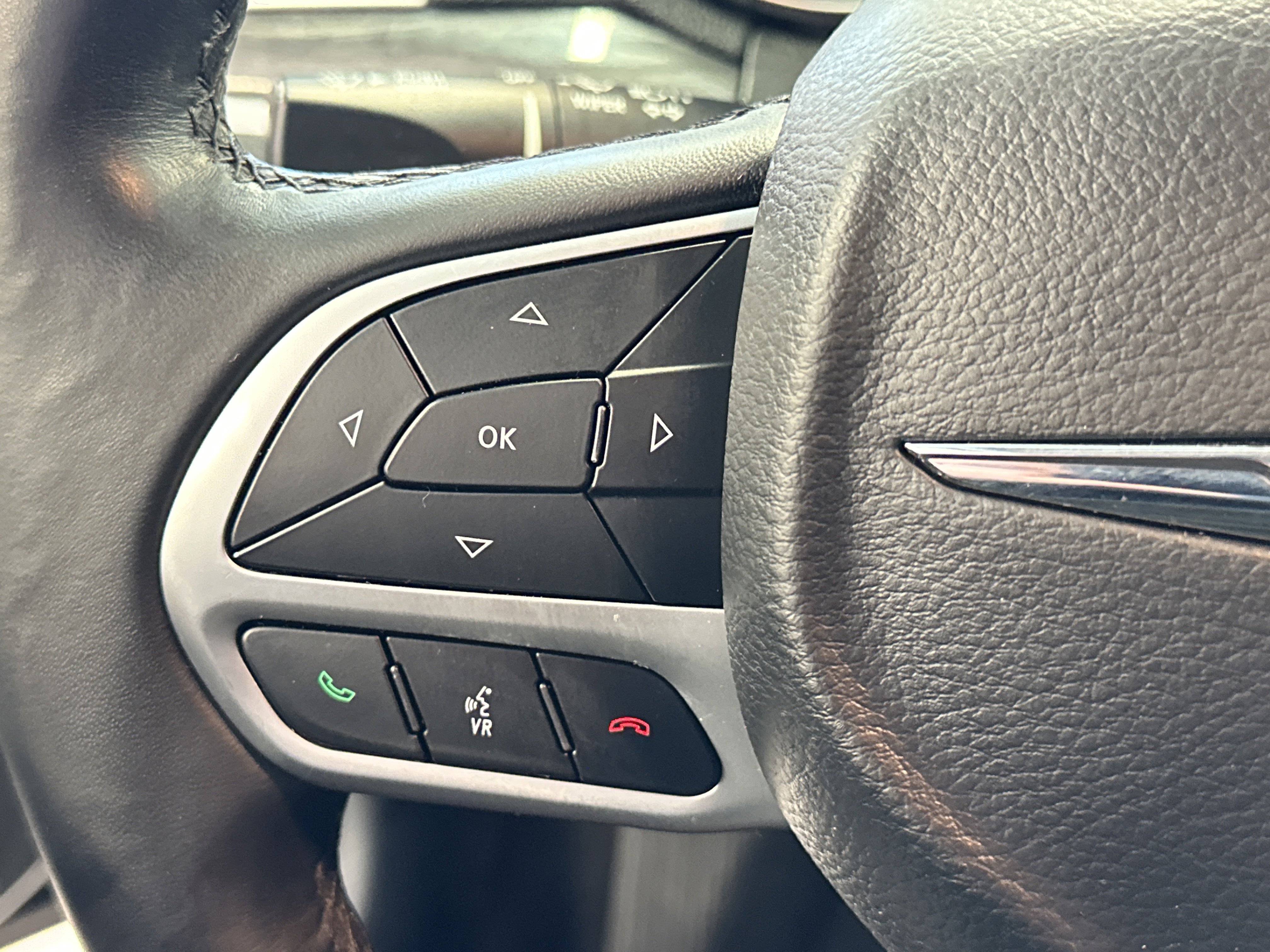 Used 2018 Chrysler 300 Touring w/ Sport Appearance Package image 32