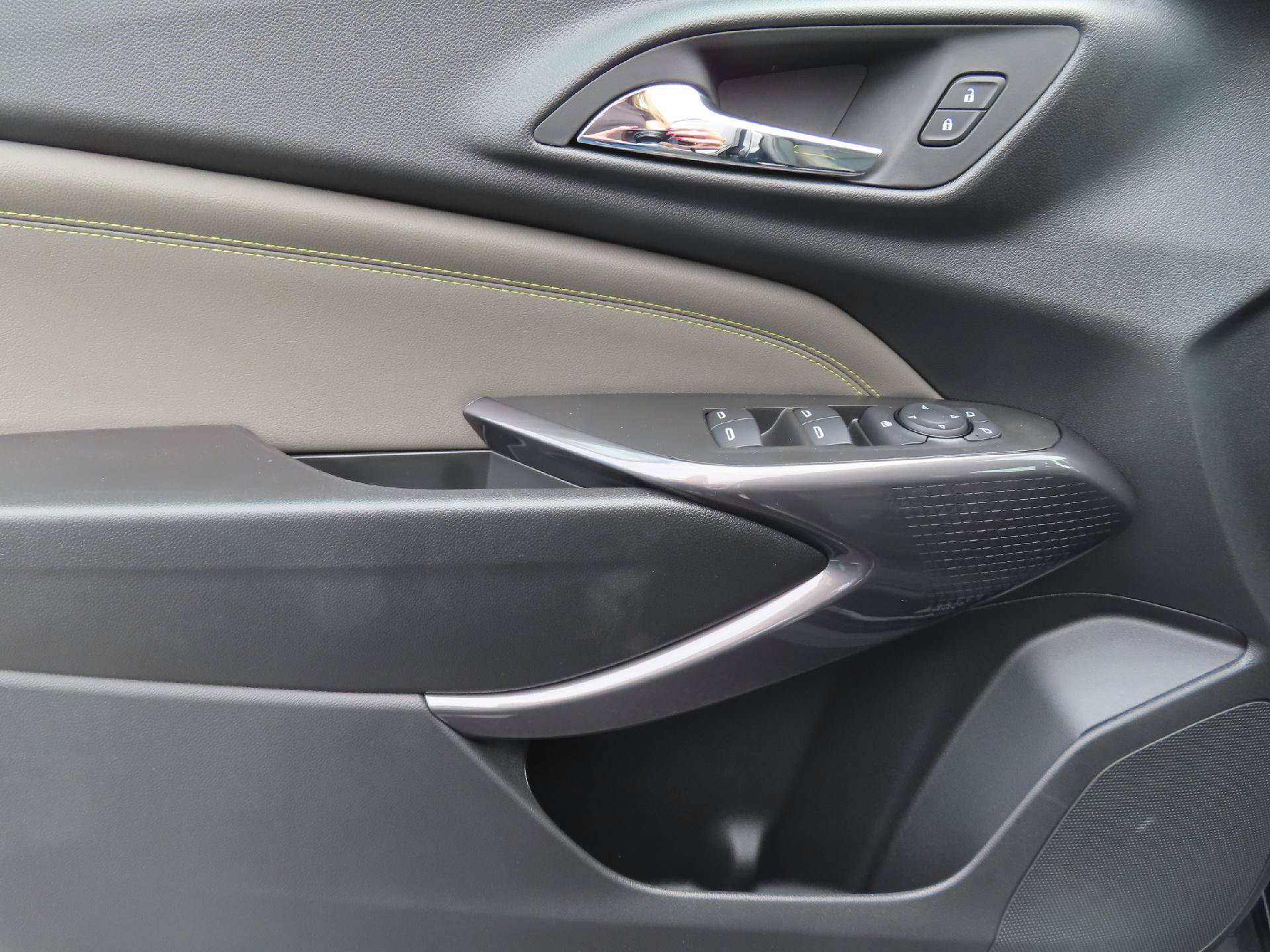New 2026 Chevrolet Trax ACTIV w/ Driver Confidence Package FWD image 11