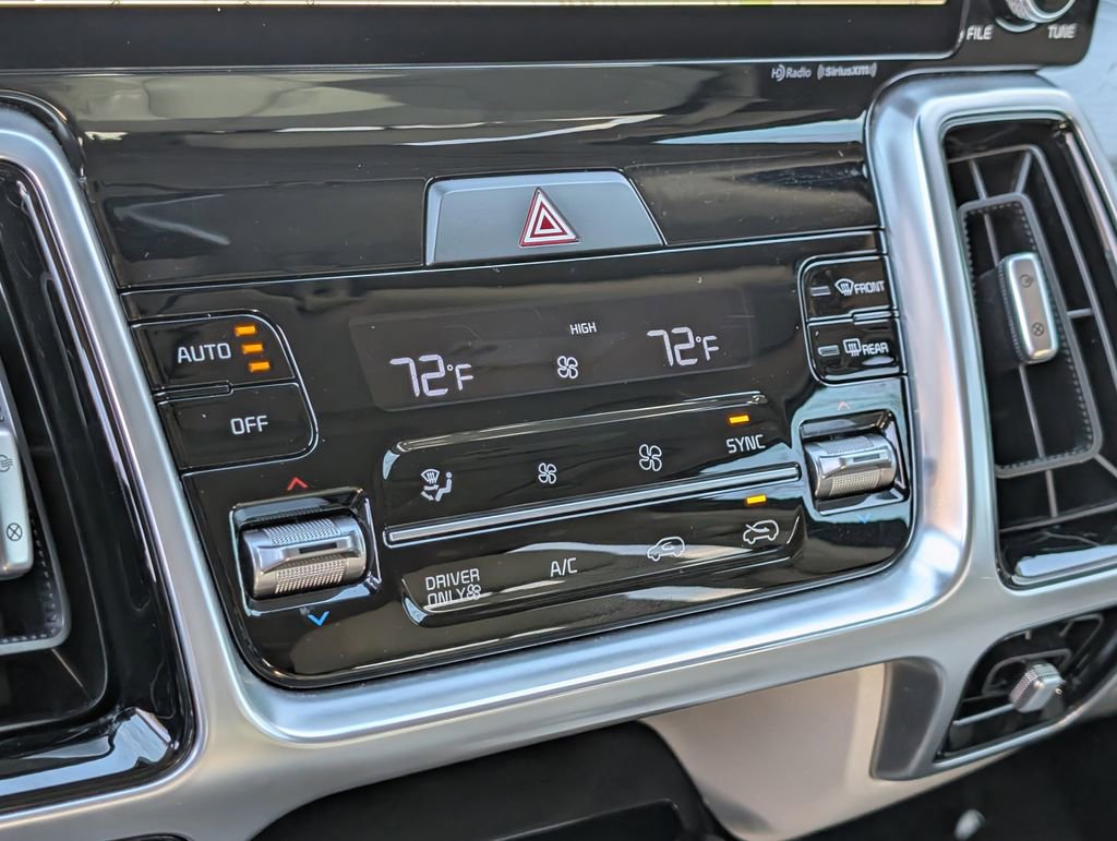 Used 2022 Kia Sorento SX w/ Panoramic Sunroof Package image 28