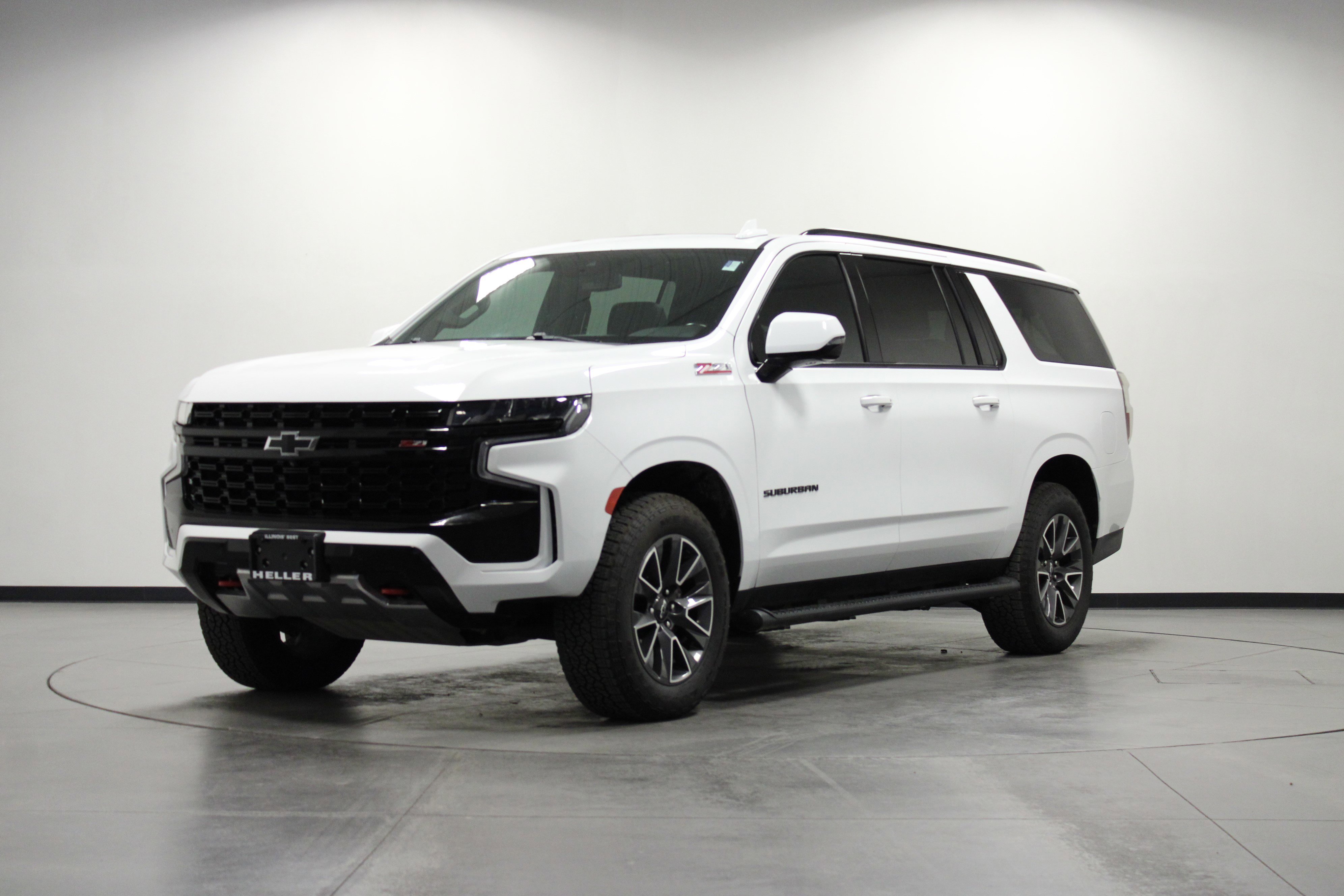 Used 2023 Chevrolet Suburban Z71 w/ Luxury Package image 8