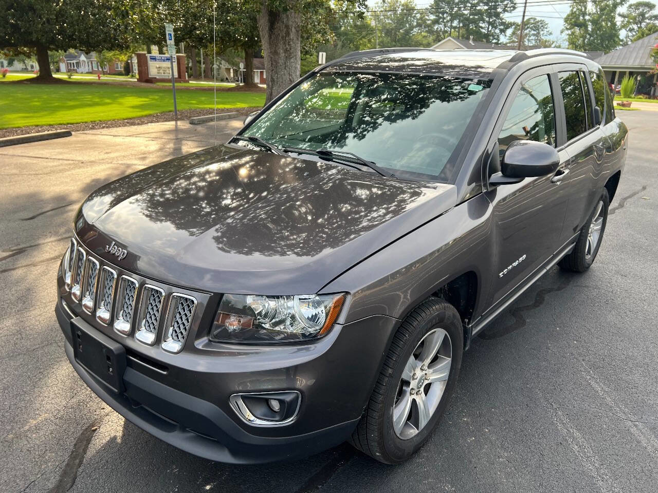 Used 2017 Jeep Compass High Altitude image 1