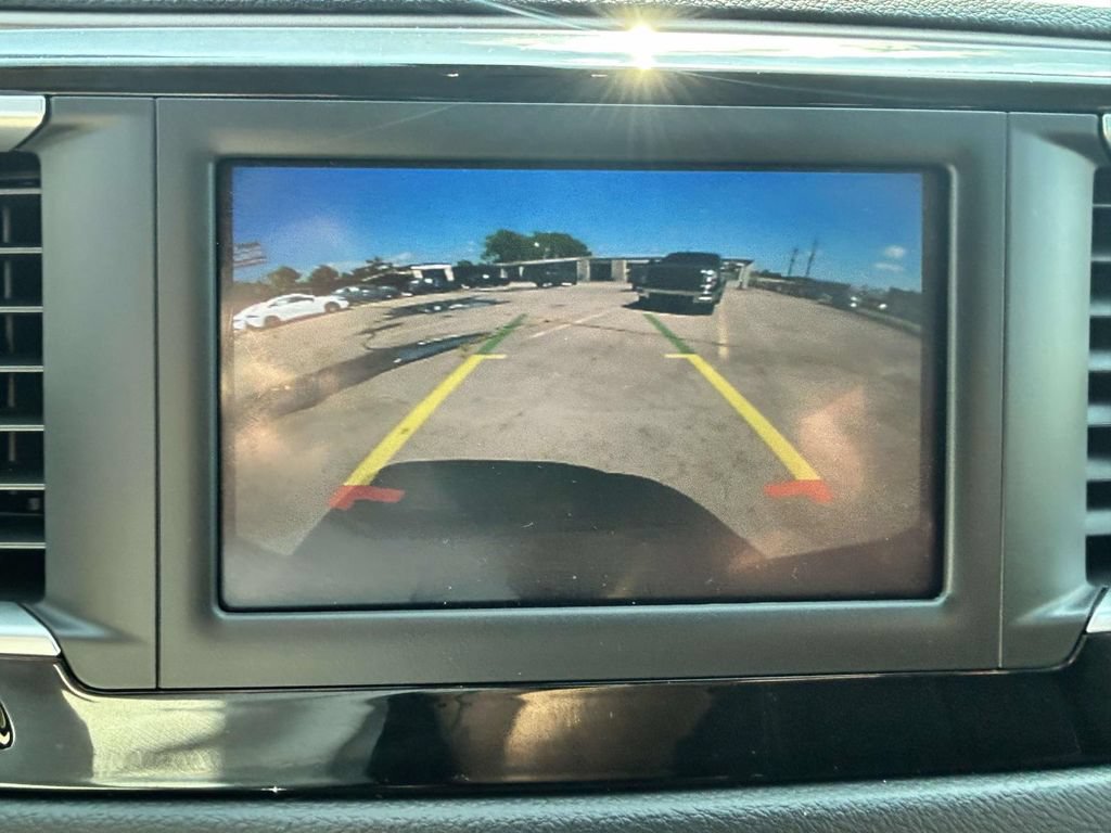 Used 2022 Chrysler Voyager LX FWD image 15
