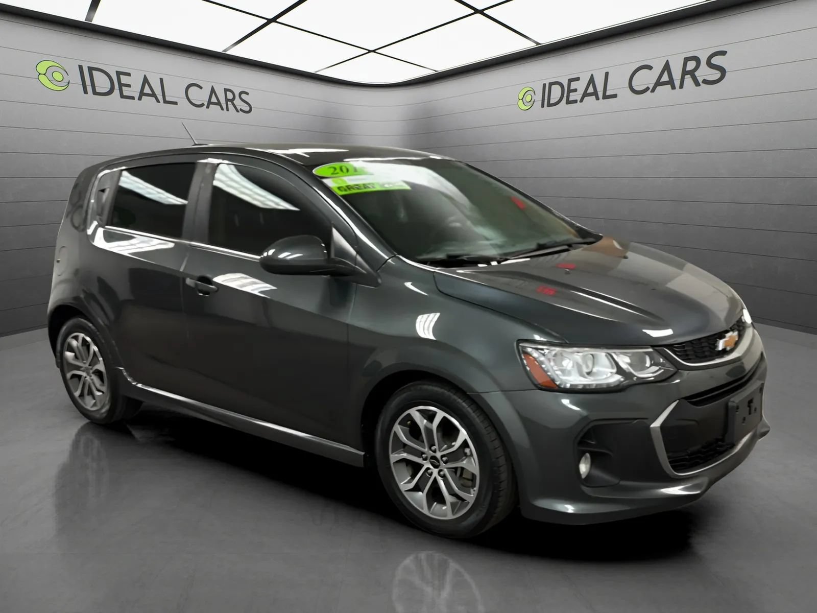 Used 2018 Chevrolet Sonic LT FWD image 3
