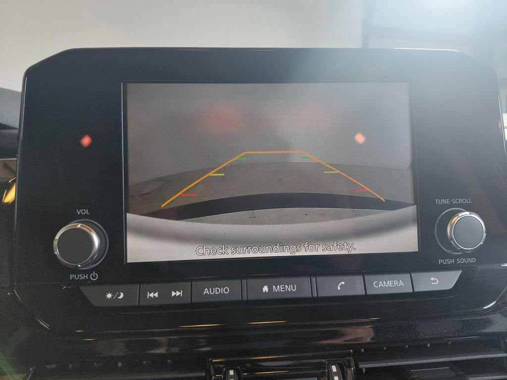 Used 2022 Nissan Pathfinder SV image 21