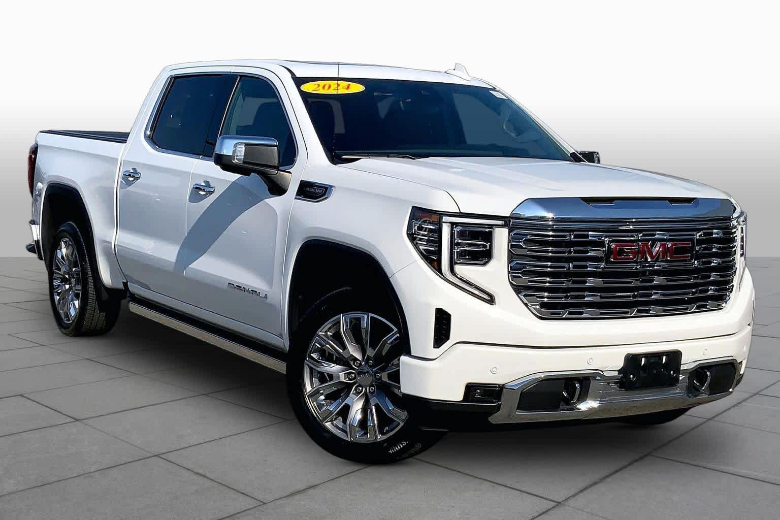 Used 2024 GMC Sierra 1500 Denali w/ Denali Reserve Package AWD/4WD image 3