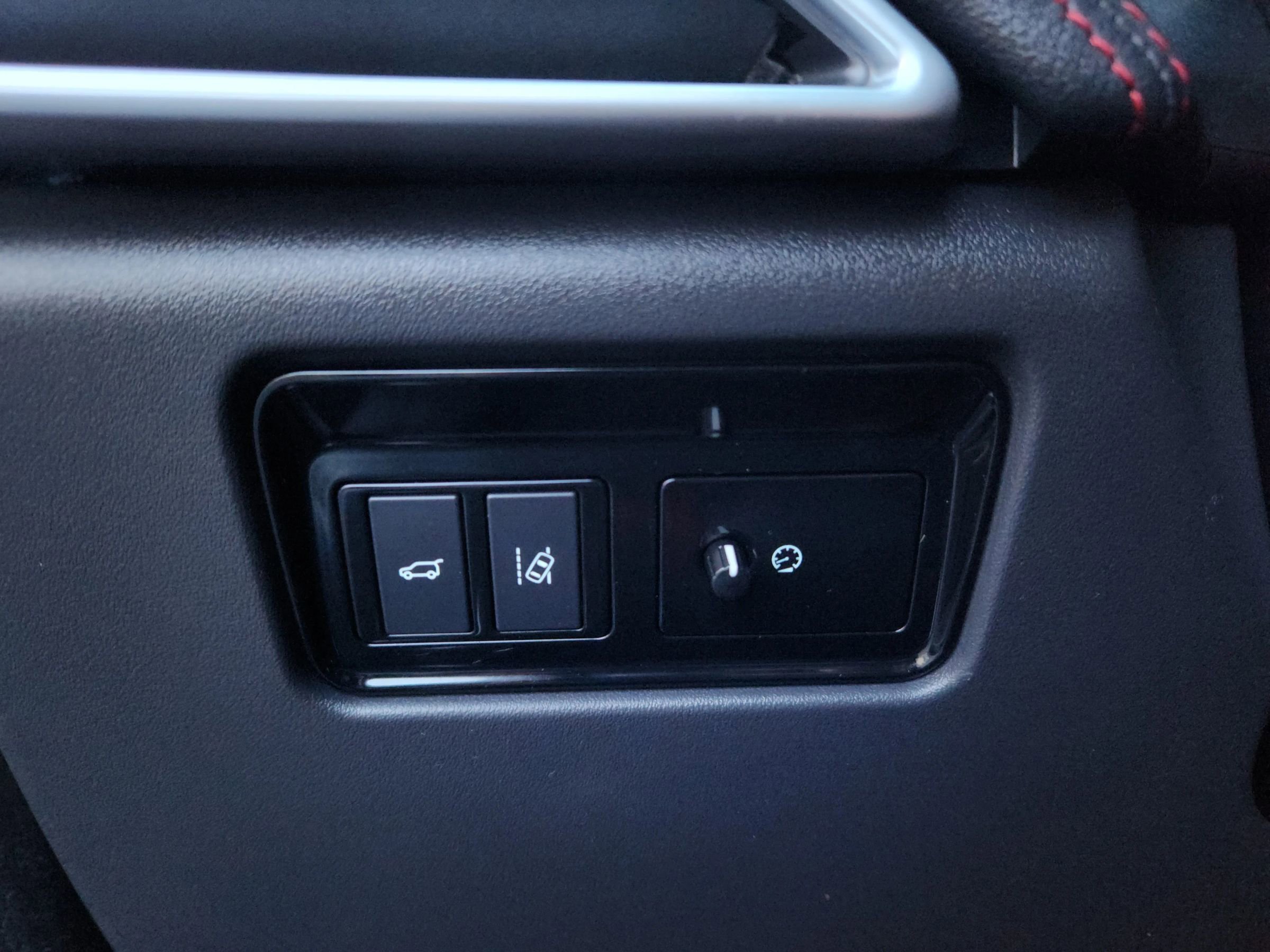 Used 2017 Jaguar F-PACE S image 11