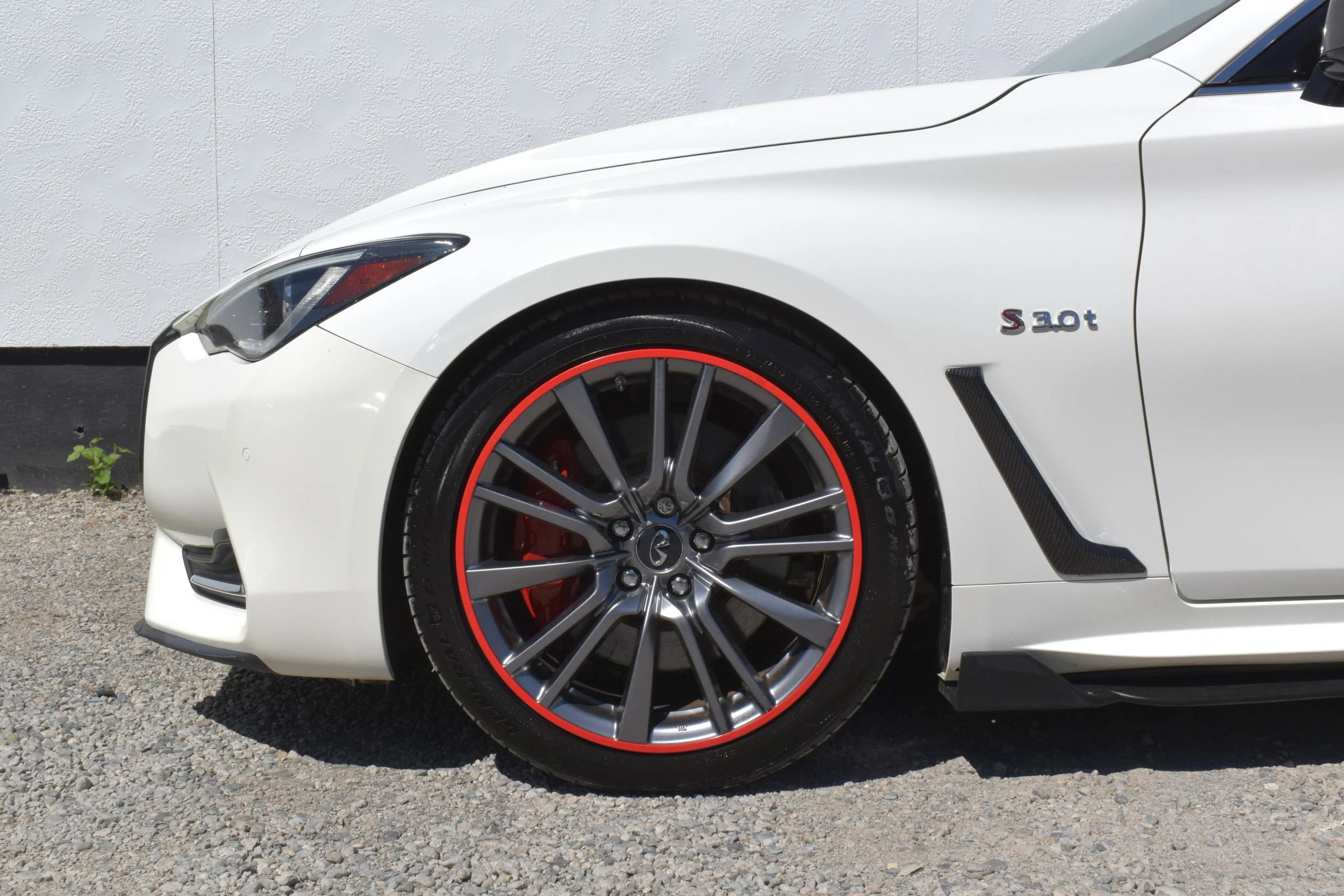 Used 2017 INFINITI Q60 Red Sport 400 RWD image 5