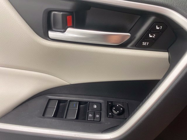 Used 2019 Toyota RAV4 XLE Premium w/ Cold Weather Package AWD/4WD image 26