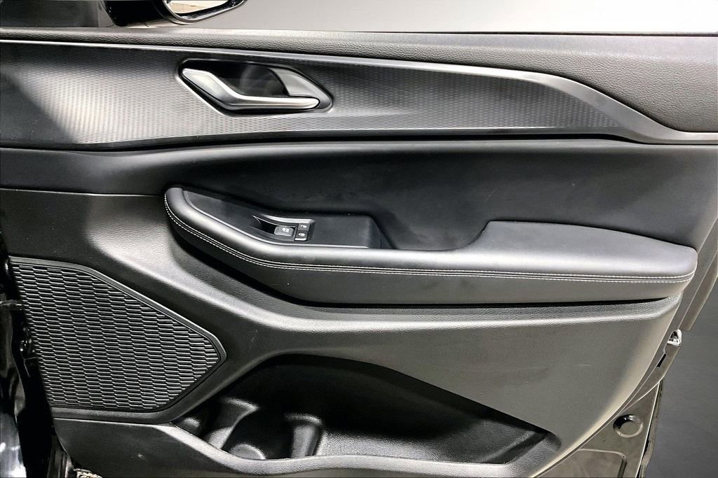 Used 2024 Jeep Grand Cherokee Altitude image 27