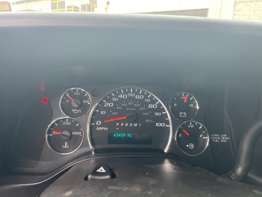 Used 2021 Chevrolet Express 2500 w/ Driver Convenience Package RWD image 28