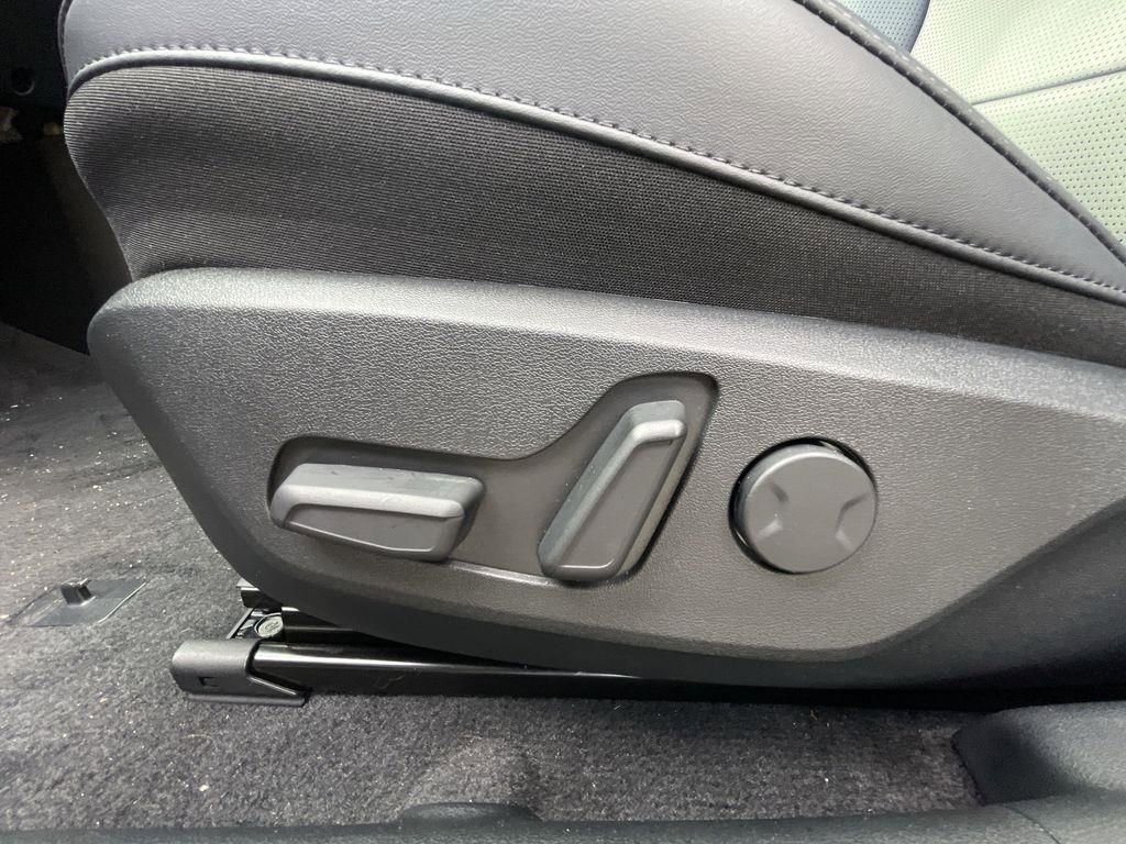 New 2025 Kia EV6 Wind image 11