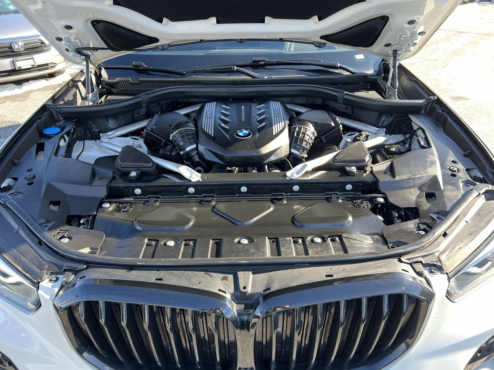 Used 2023 BMW X5 M50i w/ Climate Comfort Package image 28