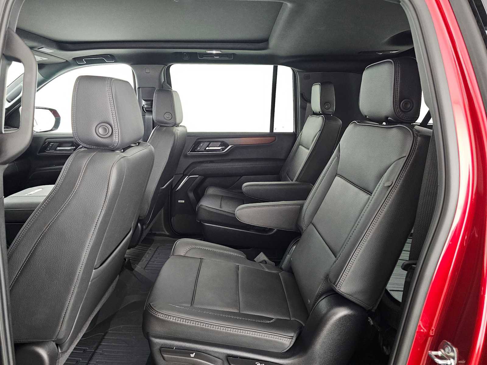 New 2025 GMC Yukon XL Denali w/ Sun & Power Step Package image 18