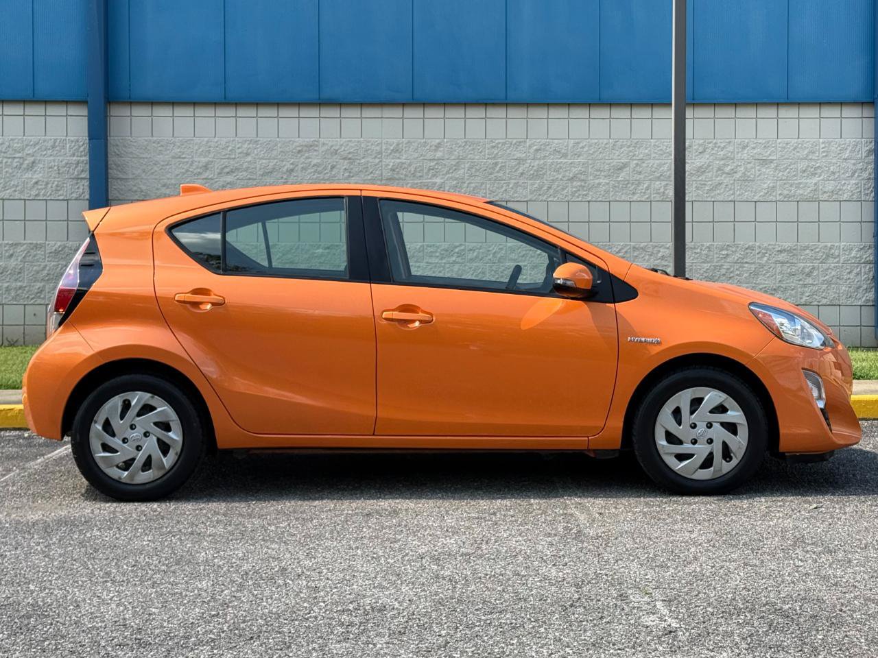 Used 2016 Toyota Prius C Two FWD image 4
