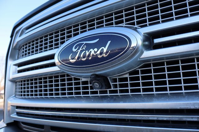 Used 2017 Ford F150 Platinum w/ Equipment Group 701A Luxury image 6