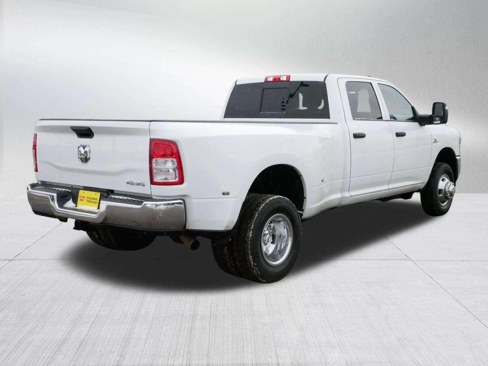 Used 2024 RAM 3500 Tradesman w/ Chrome Appearance Group image 7