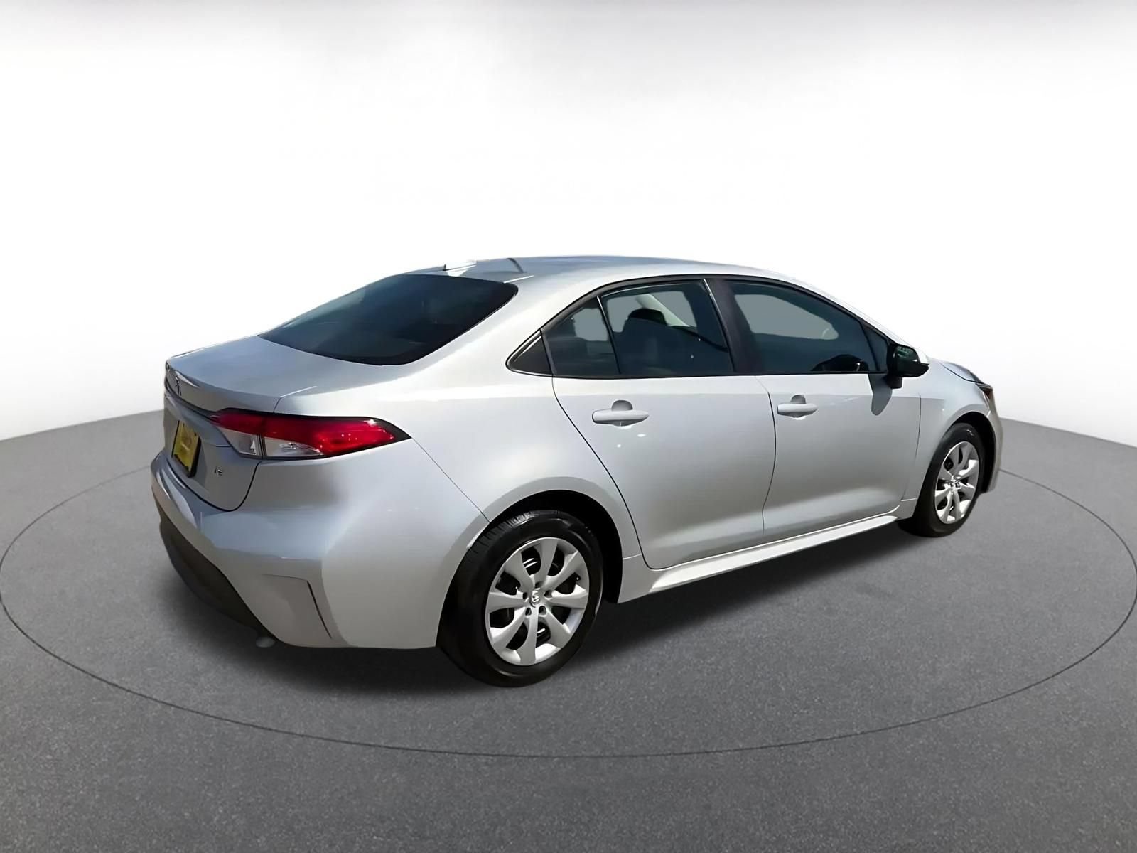 Used 2025 Toyota Corolla LE FWD image 22