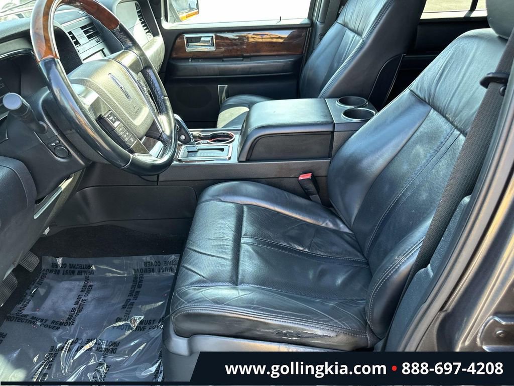 Used 2015 Lincoln Navigator L 4WD image 18