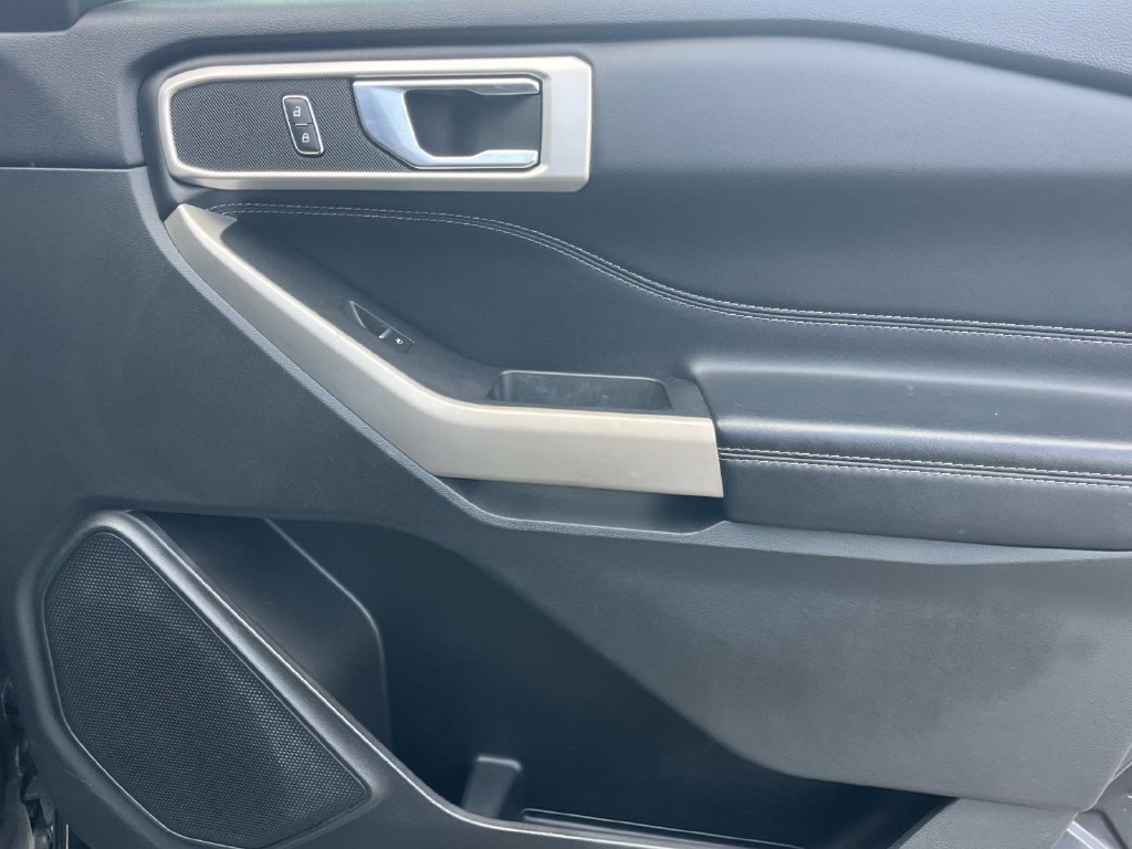 Used 2022 Ford Explorer XLT RWD image 30