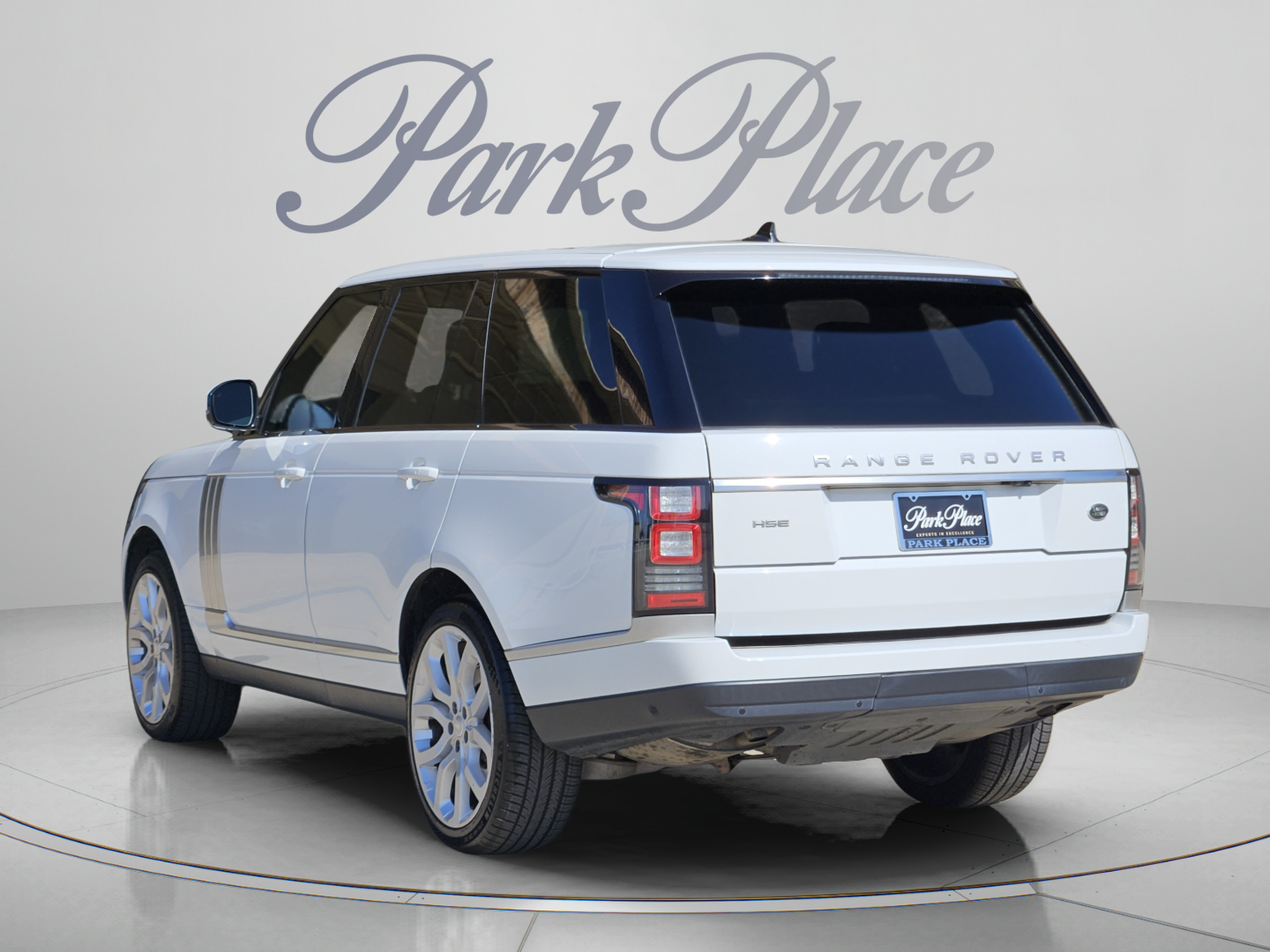 Used 2016 Land Rover Range Rover HSE AWD/4WD image 3