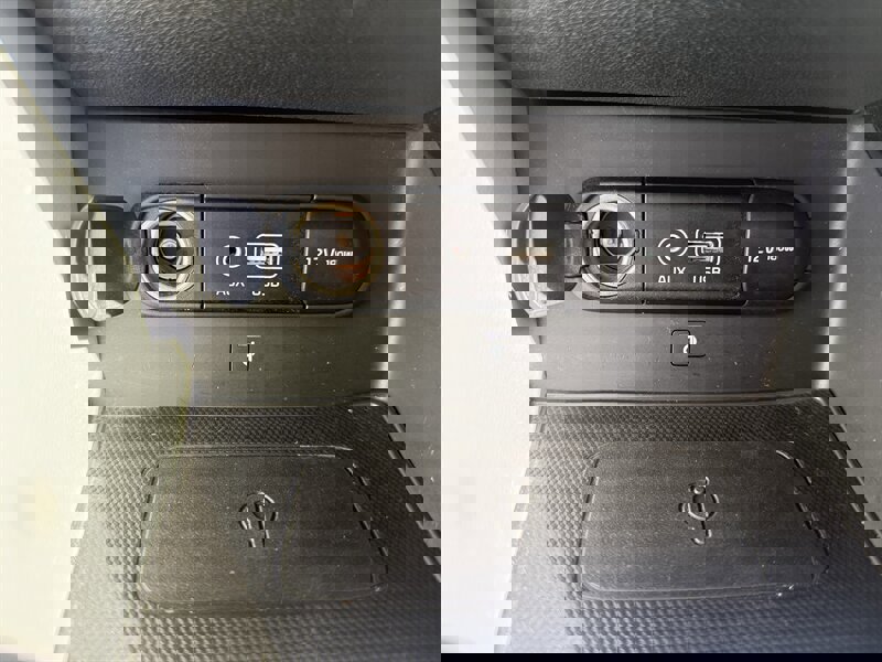 Used 2017 Kia Niro Touring w/ Advanced Technology Package image 15