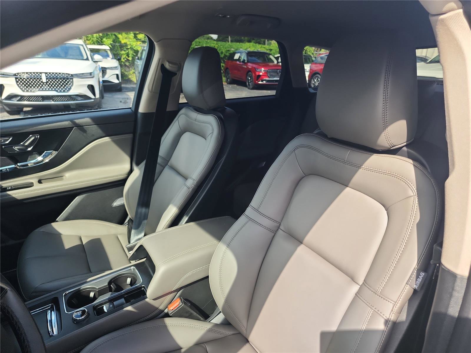 New 2026 Lincoln Corsair Premiere image 17