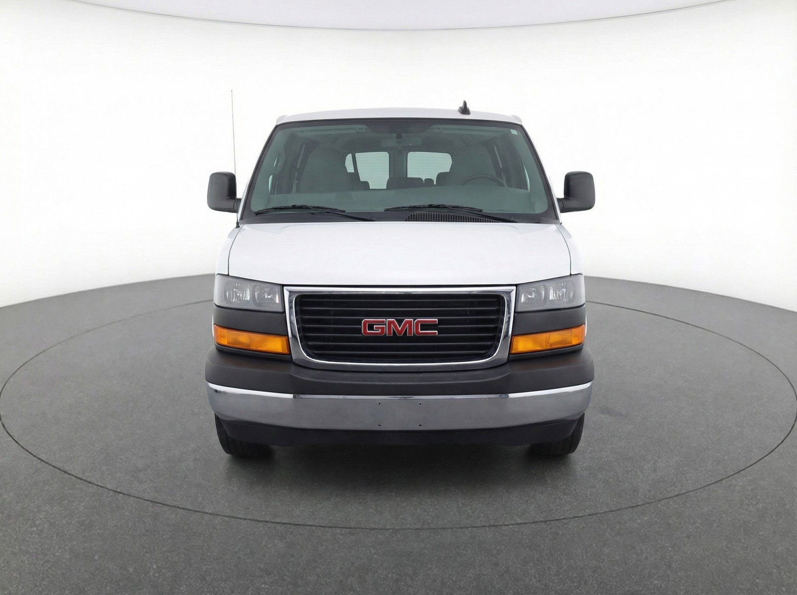 Used 2025 GMC Savana 3500 LT w/ LT Preferred Equipment Group image 2