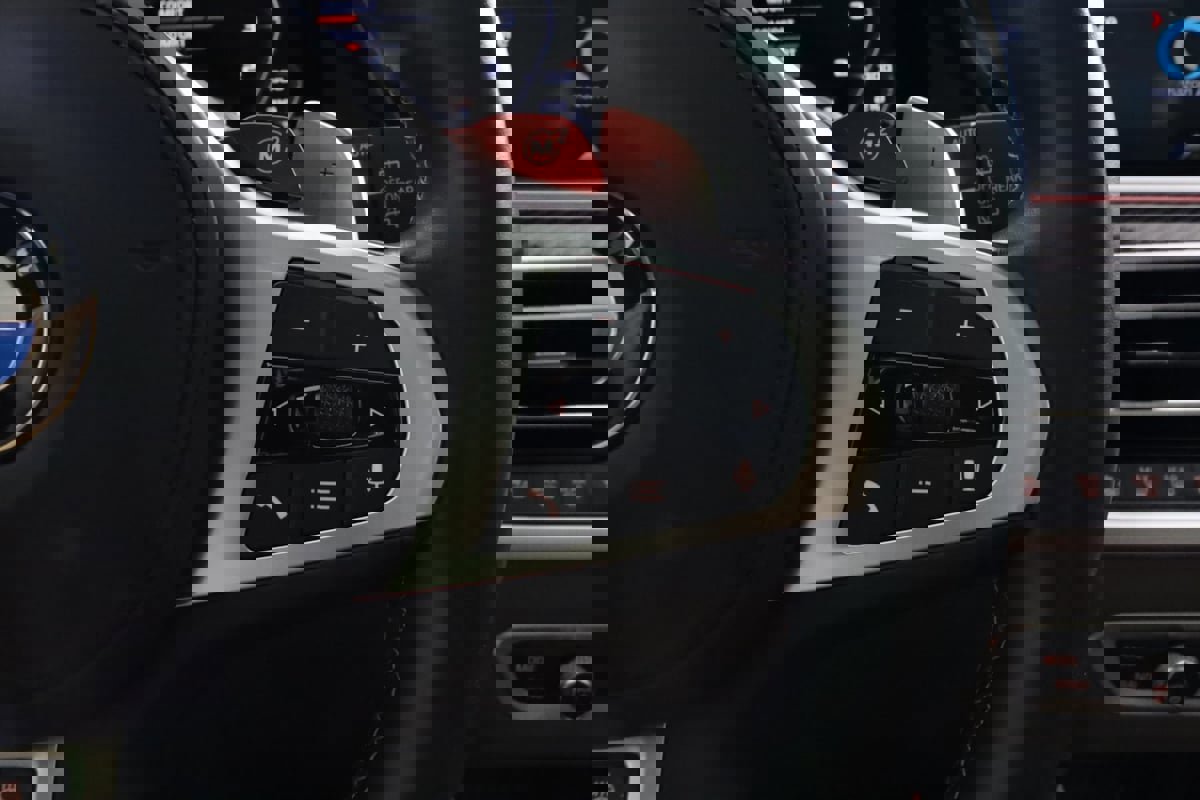 Used 2022 BMW X5 M w/ Executive Package image 32