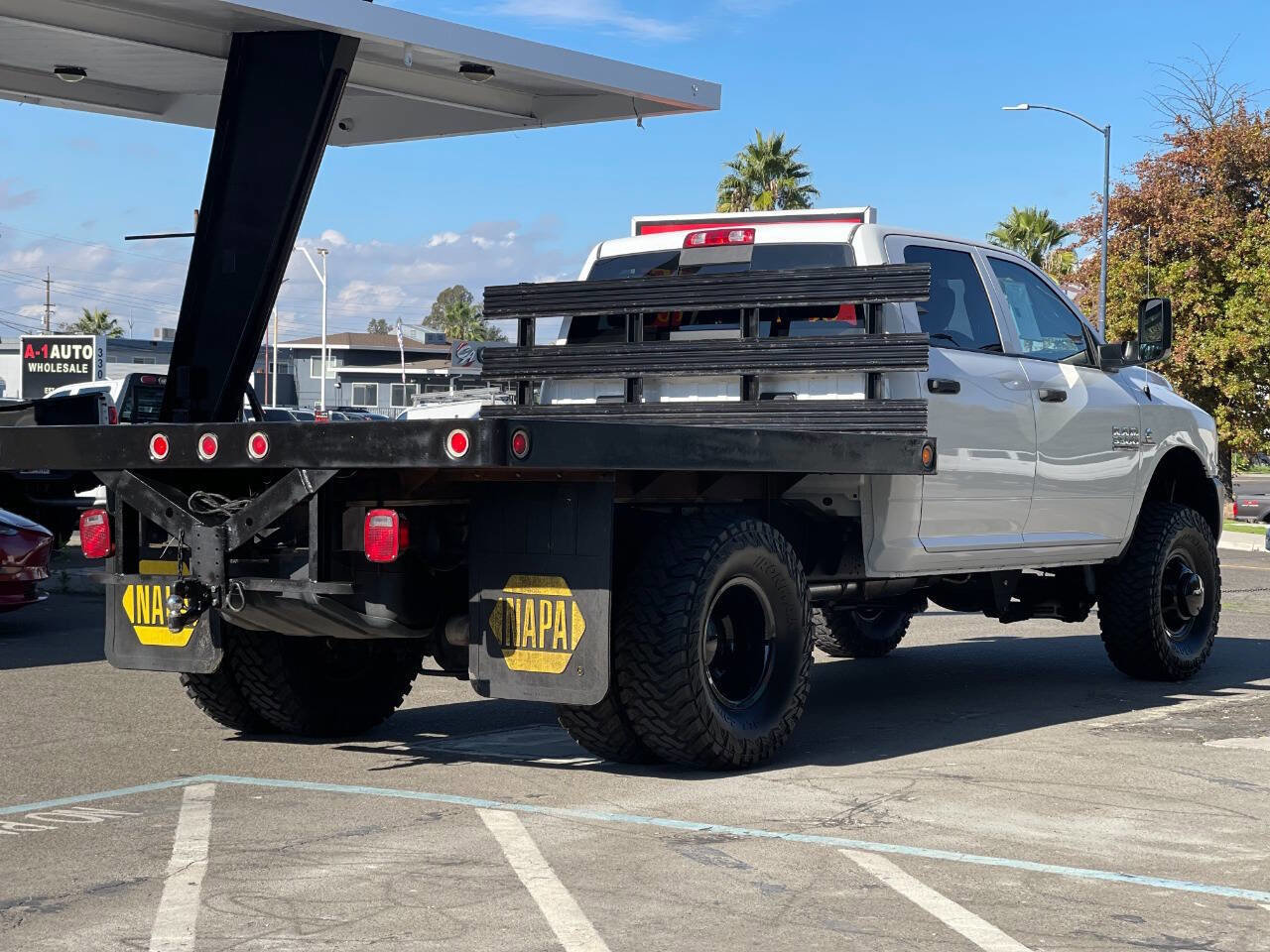 Used 2014 RAM 3500 Tradesman image 10