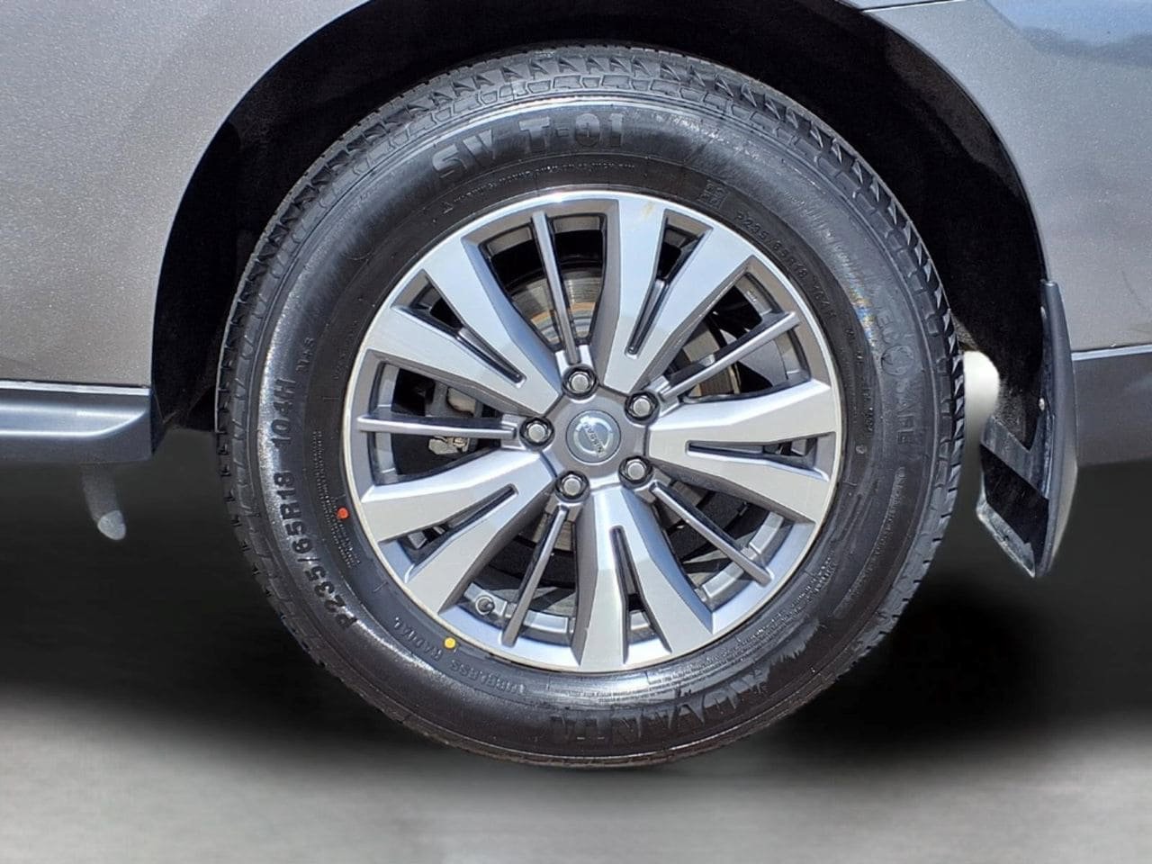 Used 2020 Nissan Pathfinder SV AWD/4WD image 3