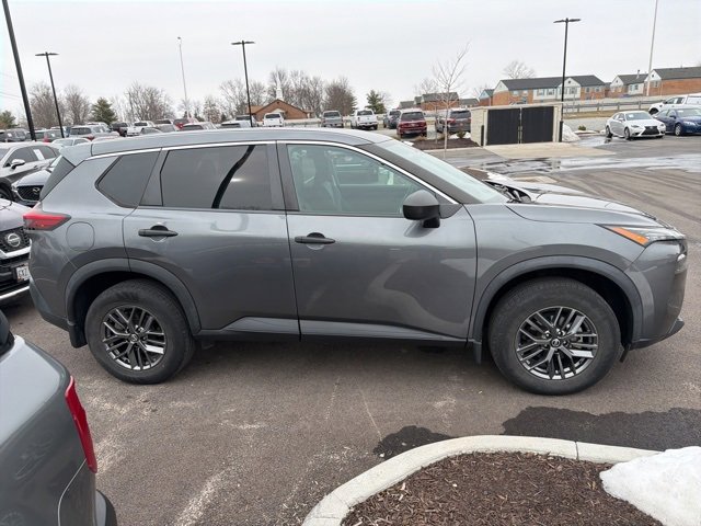 Used 2021 Nissan Rogue S image 2