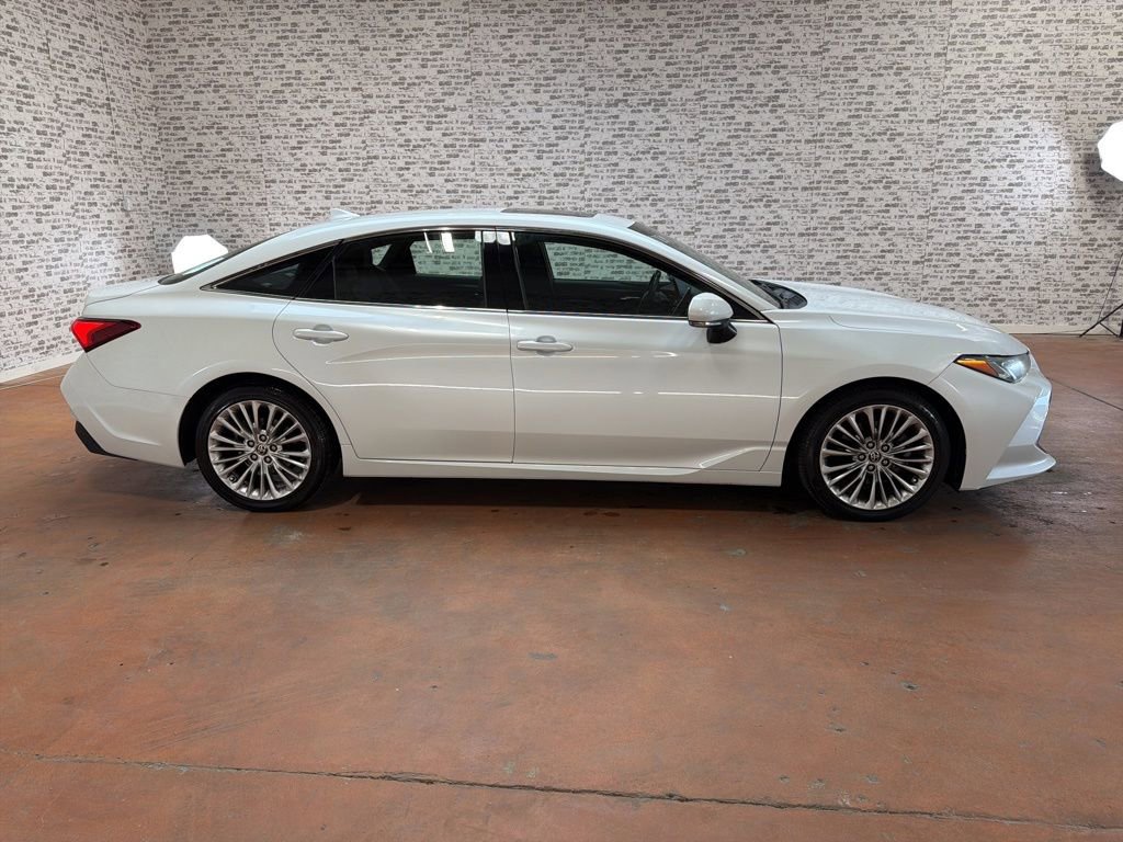 Used 2021 Toyota Avalon Limited FWD image 8