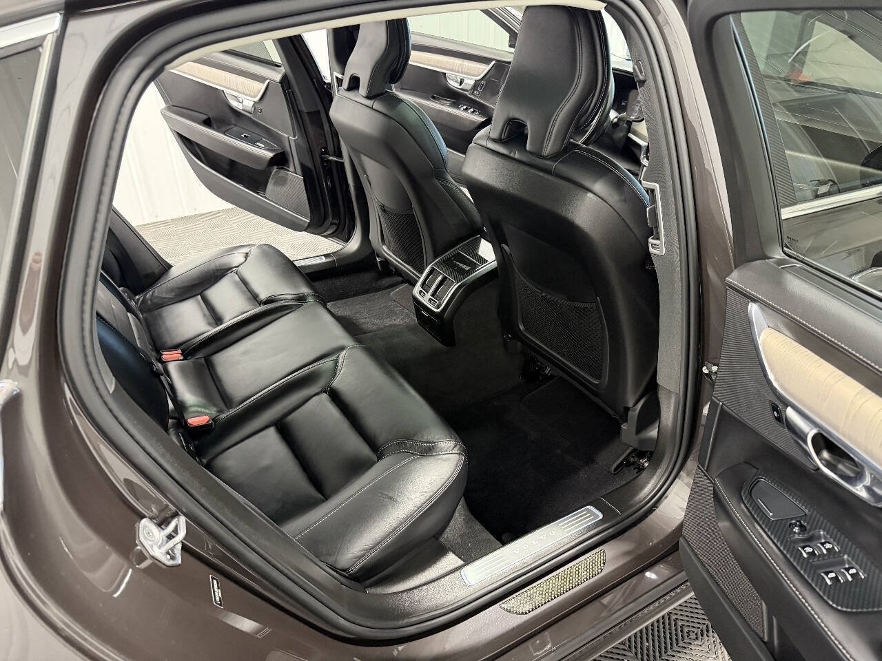 Used 2022 Volvo S90 B6 Inscription w/ Advanced Package AWD/4WD image 23